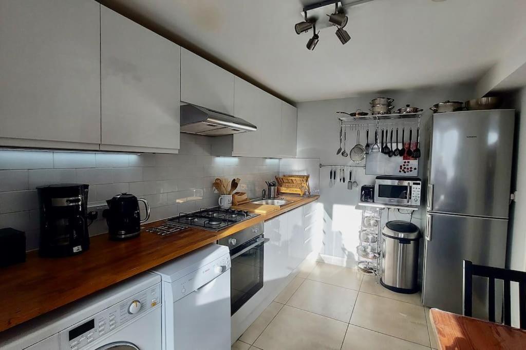 Central Apartment, Kings Cross 6 Mins Walk ลอนดอน ภายนอก รูปภาพ